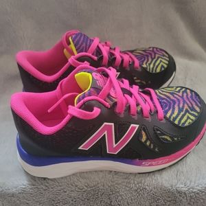 *NEW* New Balance 790 Girls Running Shoe, Lace Up Athletic Sneaker Size 13.5M